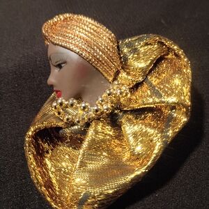 Elegant Gold Mesh Fabric Ceramic African American Figurine Brooch